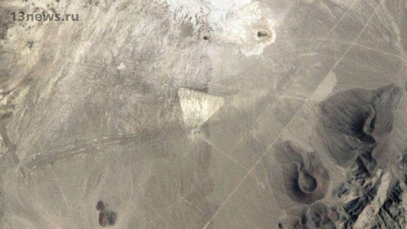 Огромный треугольник найден в пустыне Невада