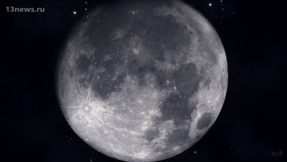 Астроном - любитель снял на видео 2 неопознанных объекта у Луны