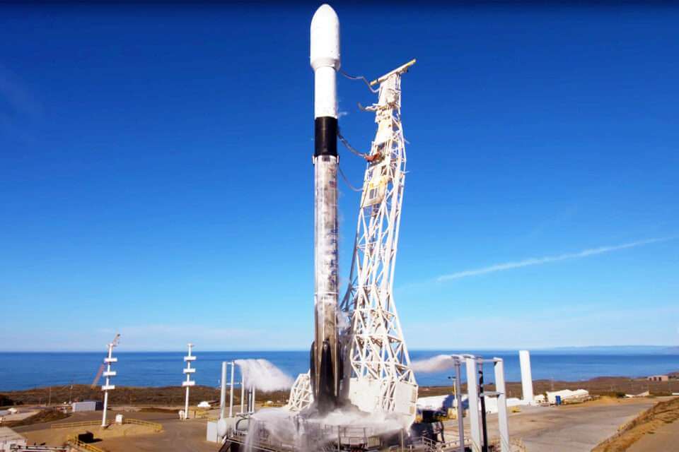 Falcon 9 ставит рекорд SpaceX по количеству повторных запусков ракеты подряд