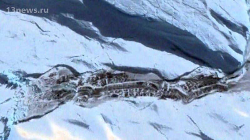В Антарктиде из-под ледяного покрова открылась секретная база