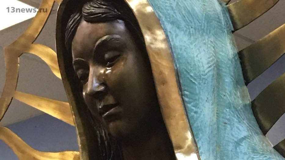 В Америке статуя Девы Марии начала мироточить с запахом роз