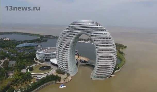 В Китае построили элитный отель, похожий на пончик