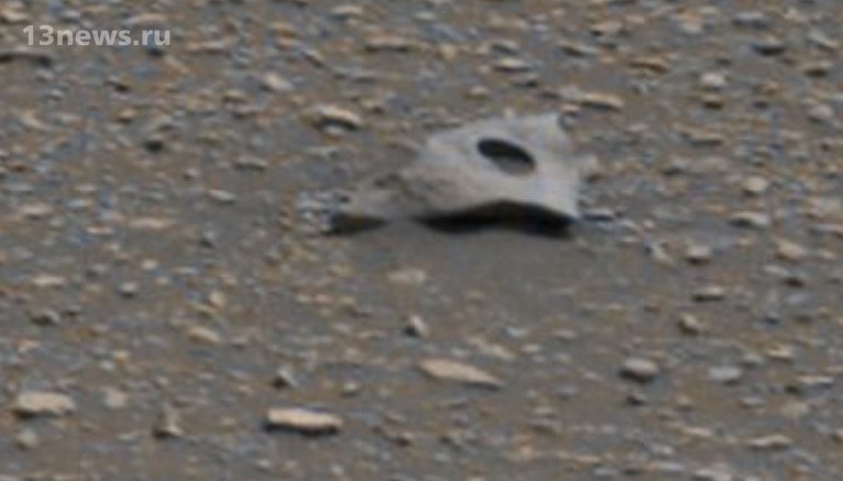 На снимках Марса "разглядели" металлическую деталь