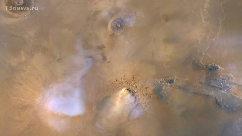 На снимках Марса обнаружены башни, которые "выкачивают" воду с планеты