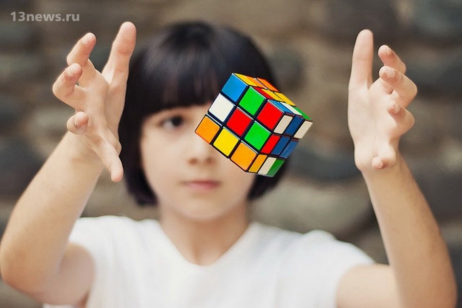 Математик решил назвать своего сына в честь кубика Рубика