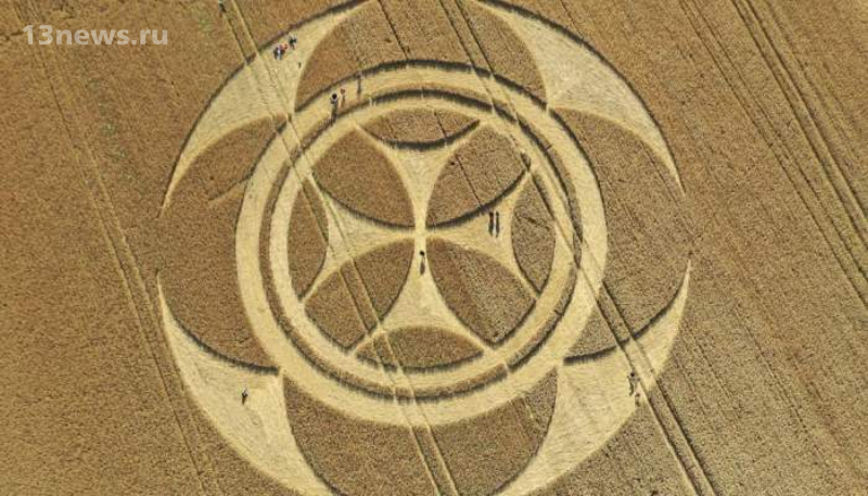 Фермеры во Франции в шоке: на их поле появился рисунок в виде «Креста Тамплиеров»