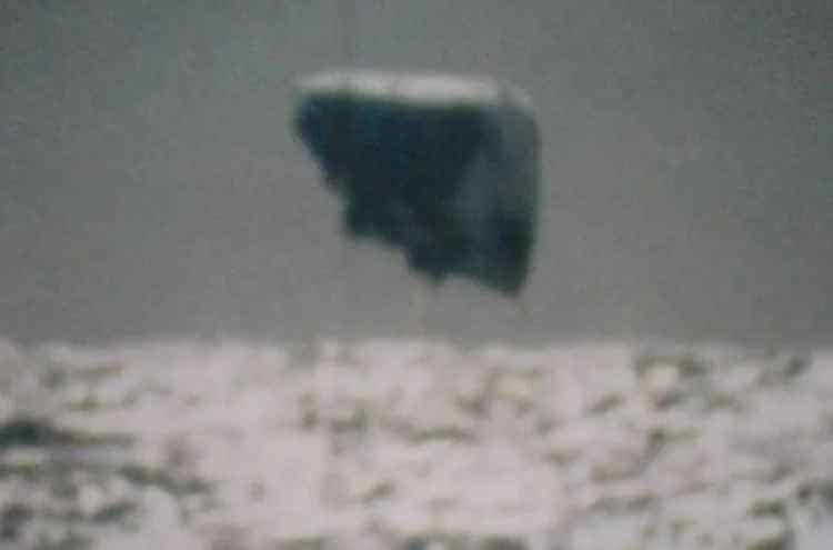 Необычные фото «НЛО» сделанные в 1971 году в Арктике и версии о происхождении