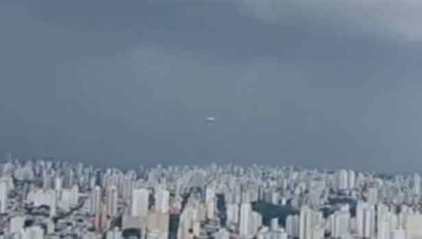 НЛО пролетел во время выпуска новостей над Сан-Паулу