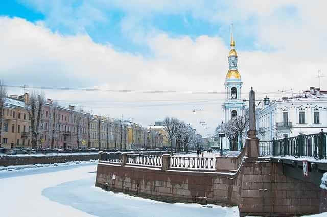 Ликвидация последствий предстоящих снегопадов осложнится нехваткой техники в Петербурге