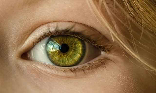 Исследование: воздействие красного света по утрам может значительно улучшить ухудшающееся зрение