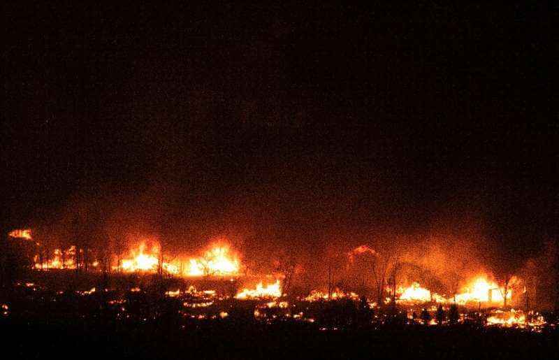 Сотни домов сгорели в результате лесных пожаров в Колорадо