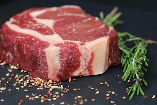 Исследование: красное мясо повышает риск сердечно-сосудистых заболеваний