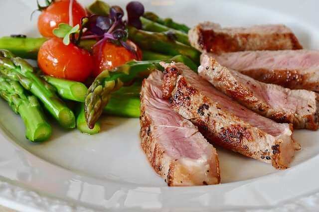 Употребление большого количества мяса связали с высоким риском развития рассеянного склероза