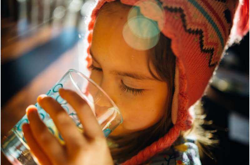Исследование: воздействие свинца в питьевой воде в раннем детстве связано с повышенным риском подростковой преступности