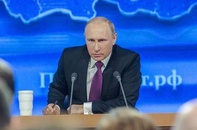 Владимир Путин: доверие к доллару и евро разрушено