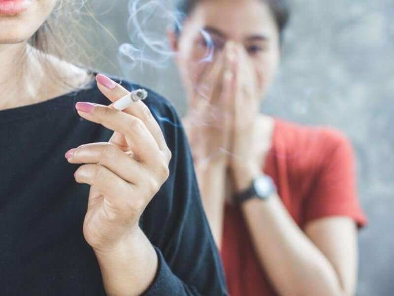 Пассивное курение повышает риск развития ревматоидного артрита