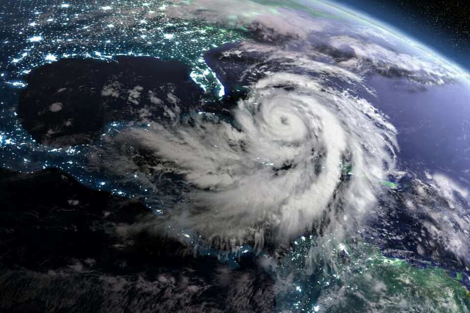 Исследование: частые ураганы  в будущем могут стать привычным явлением