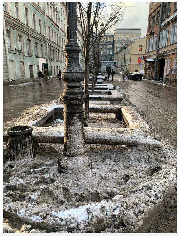 Петербуржцы не заметили «интенсивную» борьбу Комблага со снежной кашей
