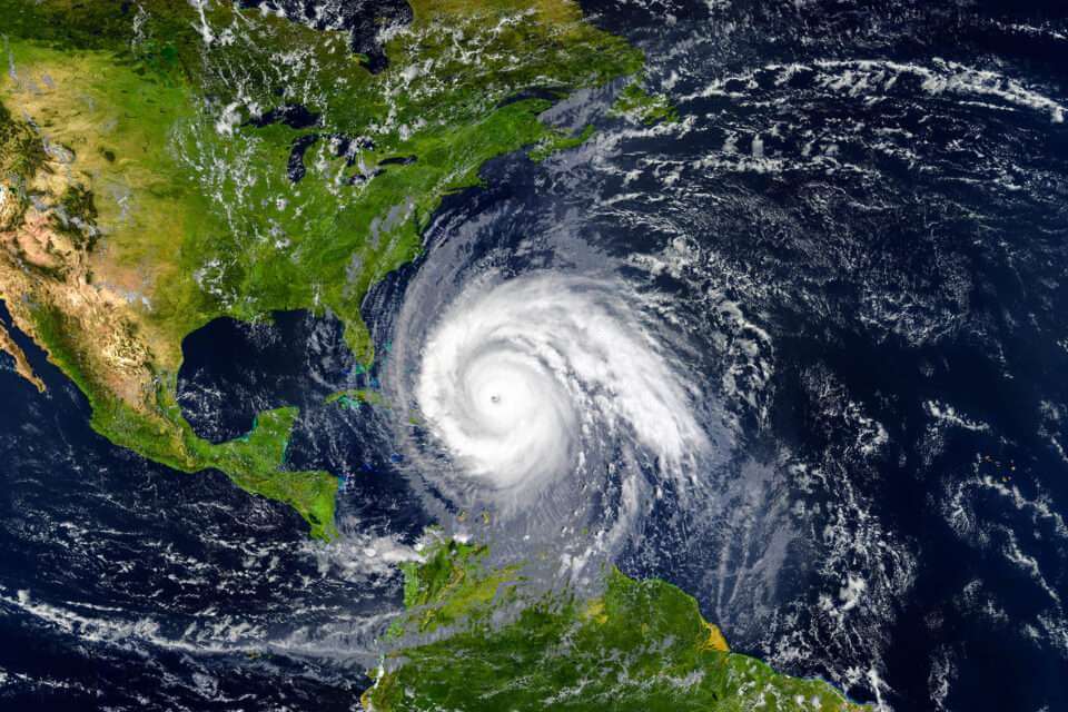 Ученые предлагают добавить "категорию 6" к существующей шкале интенсивности ураганов
