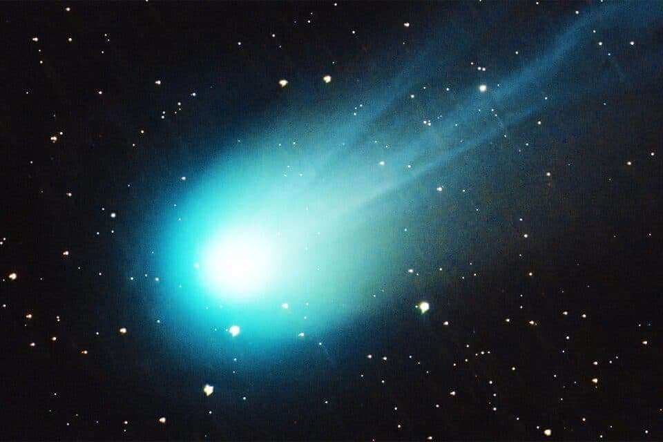 Криовулканическая рогатая комета "Мать драконов" теперь видна с Земли