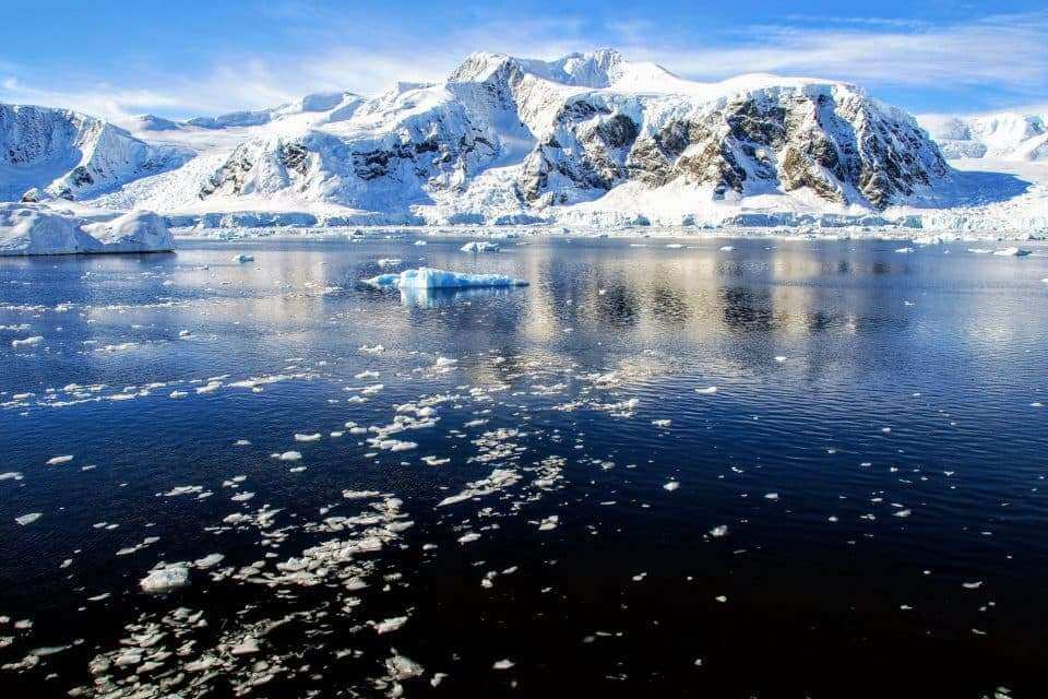Таяние антарктического ледяного щита: Обнаружена новая переломная точка